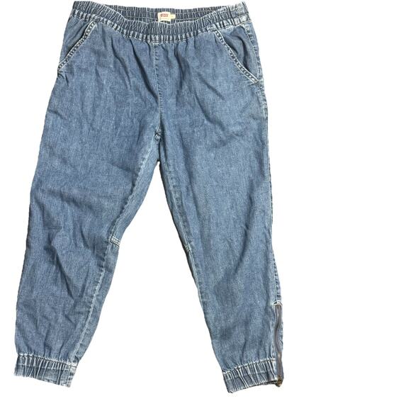 Levi's Women's size LMedium Wash Denim Pull on Jogger Pants Cotton Elastic Waist - Picture 3 of 8